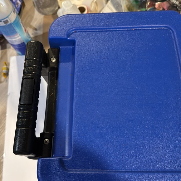 Igloo Profile II 16 Roller cooler,(Majestic Blue) cooler with wheels - Picture 5 of 7